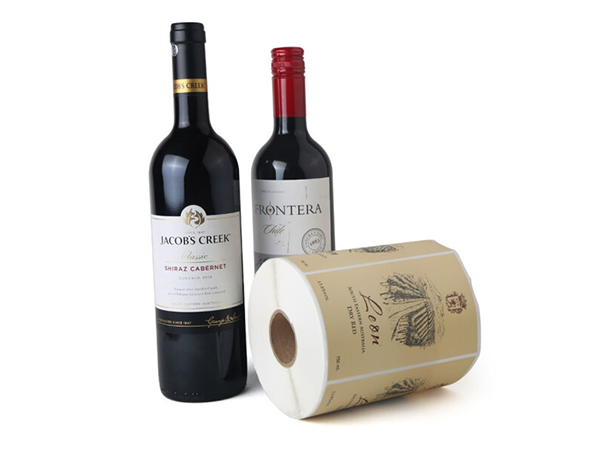 如何在红酒上贴定制标签？